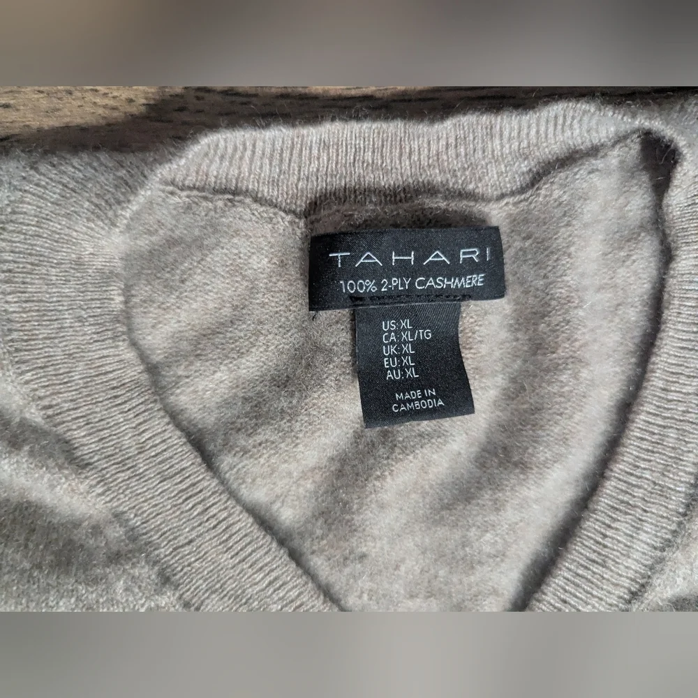 Tahari Women's 100% 2 Ply Cashmere V-Neck High Low Beige Sweater Dolman Sleeves - Picture 4 of 14